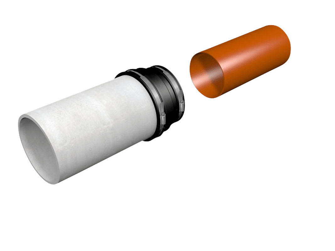 192561145_03 » Kloakgods Exploded view of a white PVC pipe with a black compression coupling and an orange connector sleeve separated.